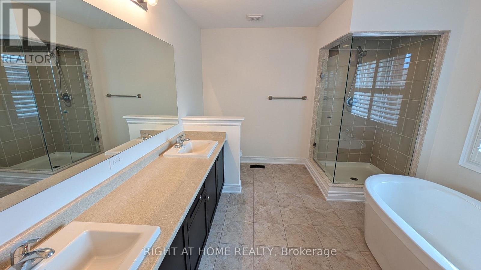 29 Mondial Crescent, East Gwillimbury (Queensville), Ontario  L9N 0S1 - Photo 9 - N14109800