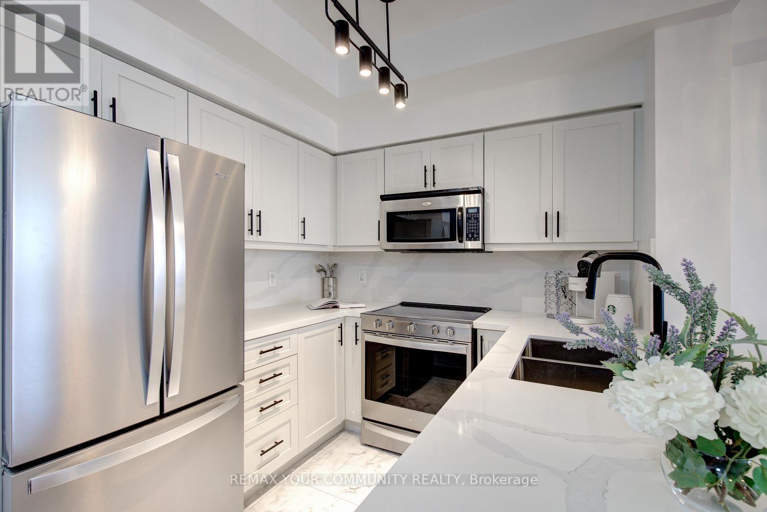 1502 - 9225 Jane Street, Vaughan (Maple), Ontario  L6A 0J7 - Photo 12 - N14109804
