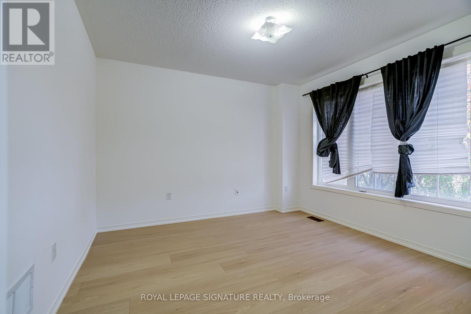67 Prince Charles Way, Markham, Ontario  L6C 0B4 - Photo 4 - N14109860