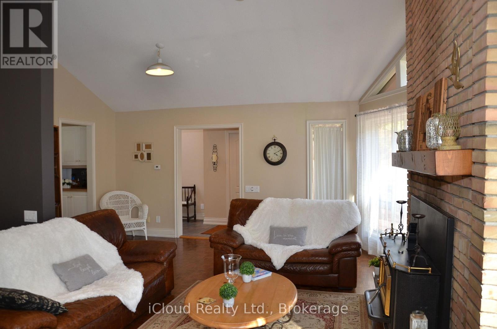 24 Montcalm Crescent, Tiny, Ontario  L9M 0G3 - Photo 5 - S14109790