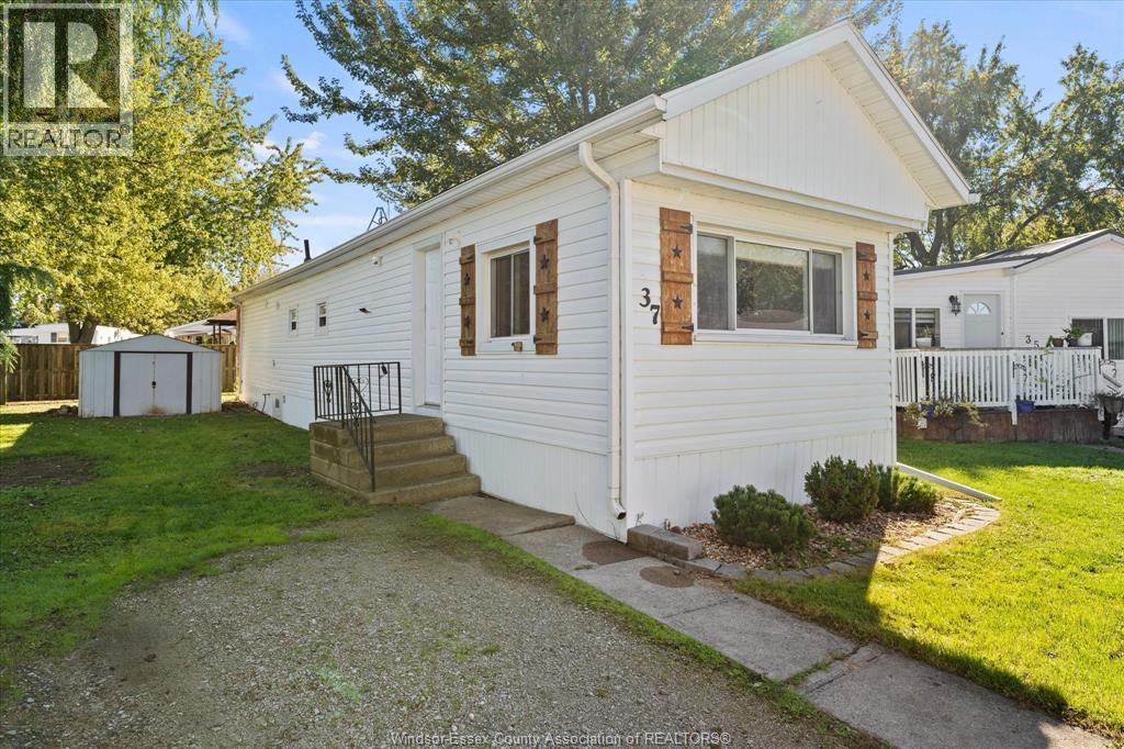 37 MAPLE DRIVE, McGregor, Ontario