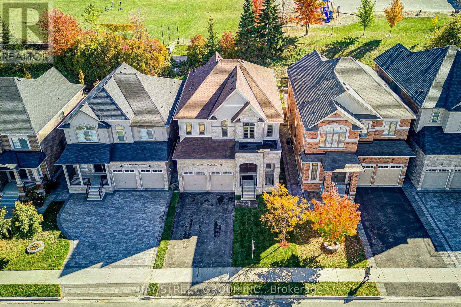 736 Harry Douglas Street, Newmarket, Ontario  L3X 0J8 - Photo 2 - N14100752