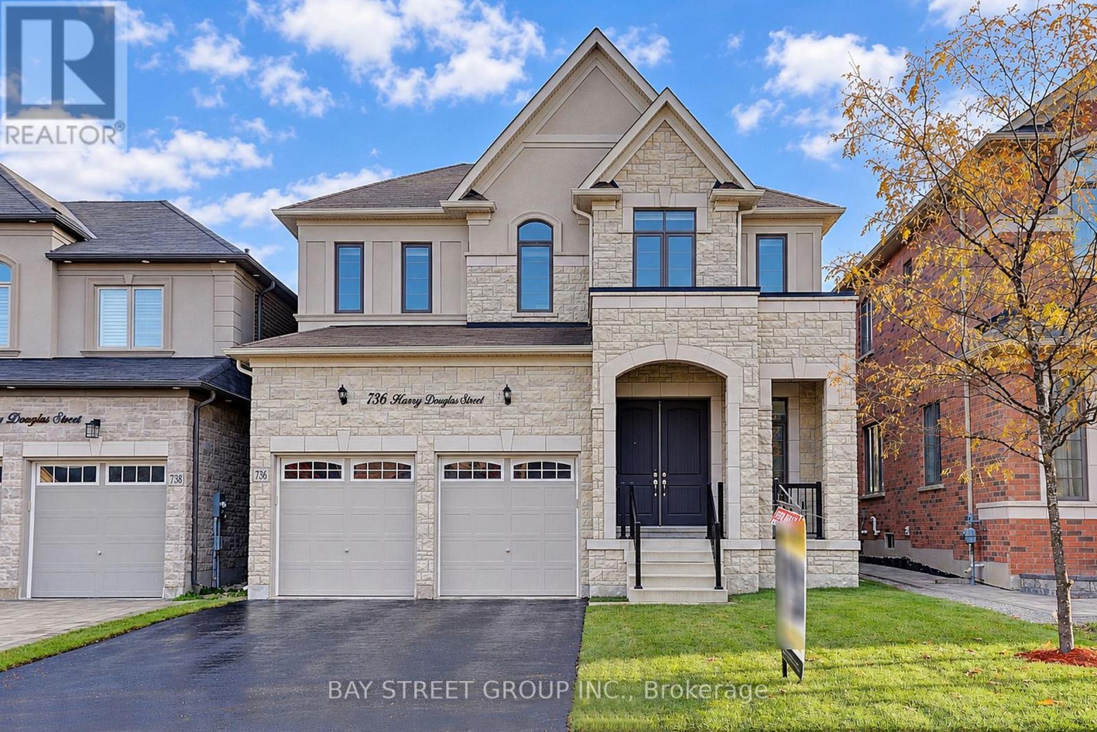 736 Harry Douglas Street, Newmarket, Ontario  L3X 0J8 - Photo 3 - N14100752