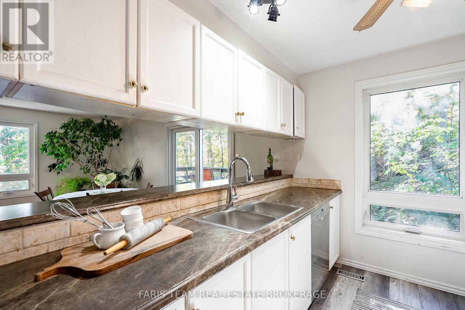 29 Oneida Avenue, Oro-Medonte, Ontario  L0K 1E0 - Photo 7 - S14103244