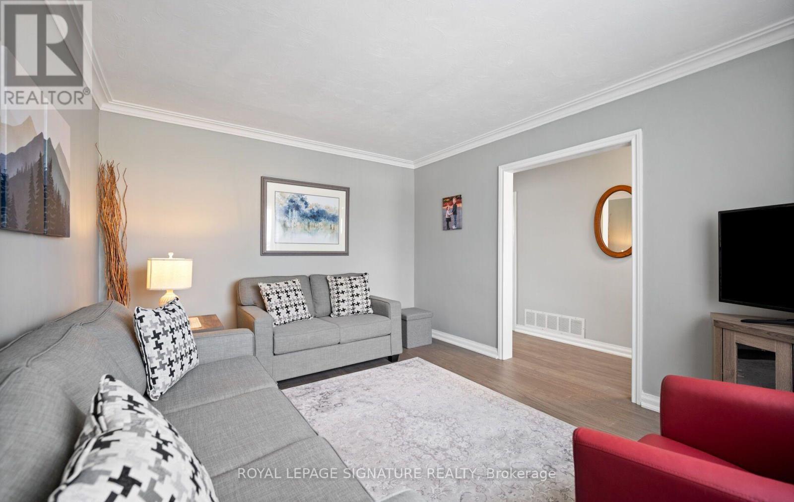 81 Nash Drive, Toronto, Ontario  M3M 2L6 - Photo 7 - W14027560