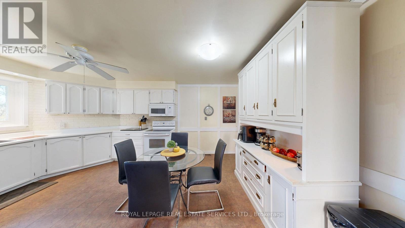1728 Bough Beeches Boulevard, Mississauga, Ontario  L4W 2B9 - Photo 17 - W14109856