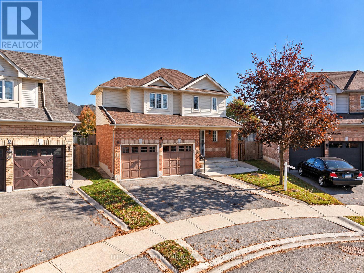 10 Dunvegan Crescent, Brampton (Fletcher's Meadow), Ontario  L7A 2Y3 - Photo 4 - W14109914
