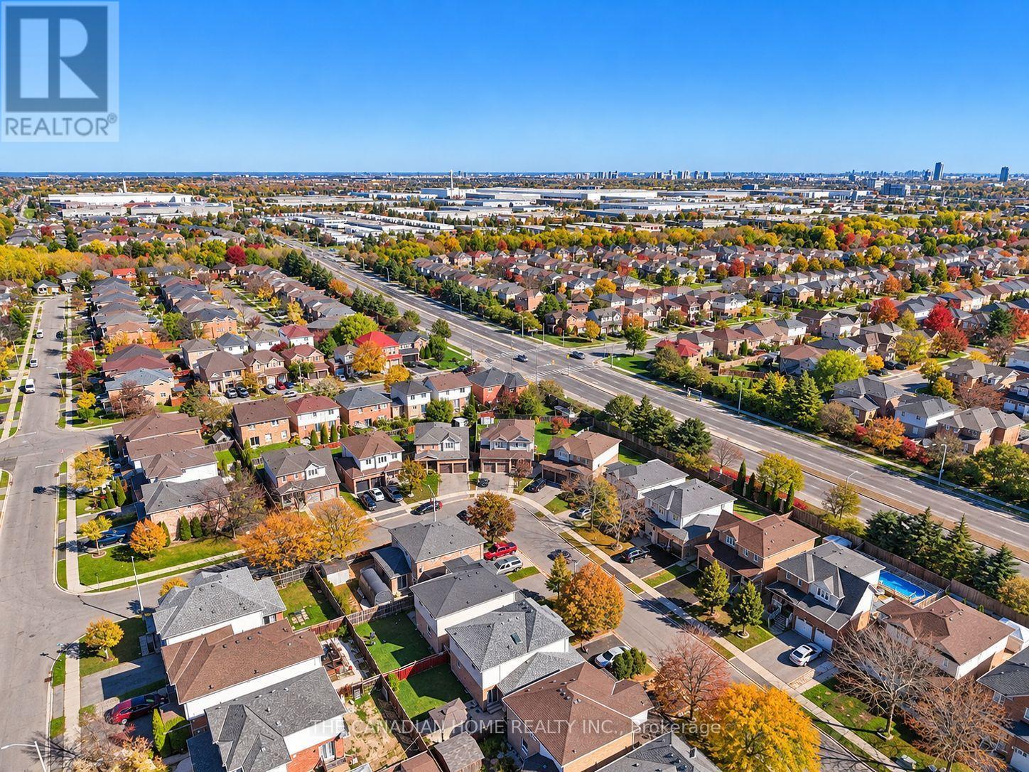 10 Dunvegan Crescent, Brampton (Fletcher's Meadow), Ontario  L7A 2Y3 - Photo 5 - W14109914
