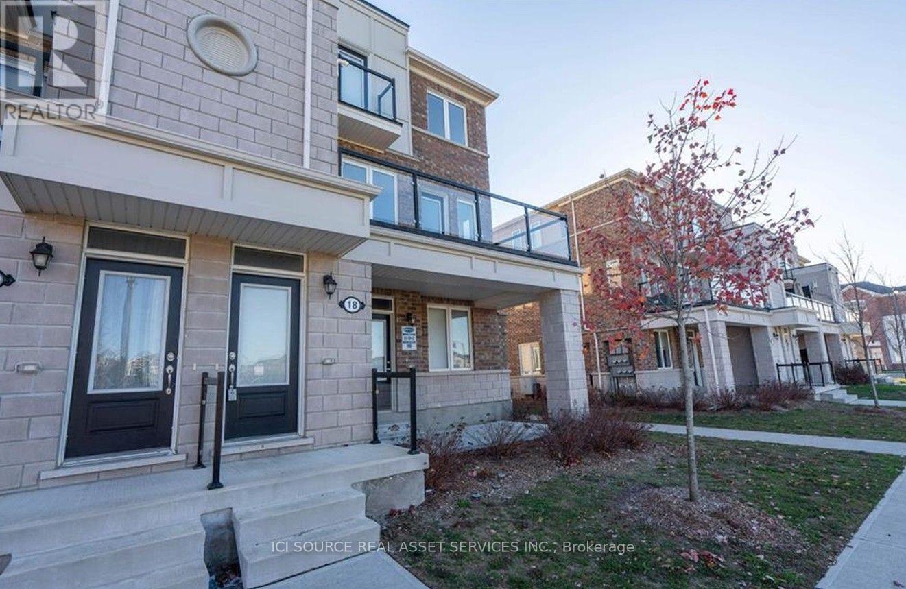 18 Daylily Lane, Kitchener, Ontario  N2R 0L7 - Photo 2 - X14109862