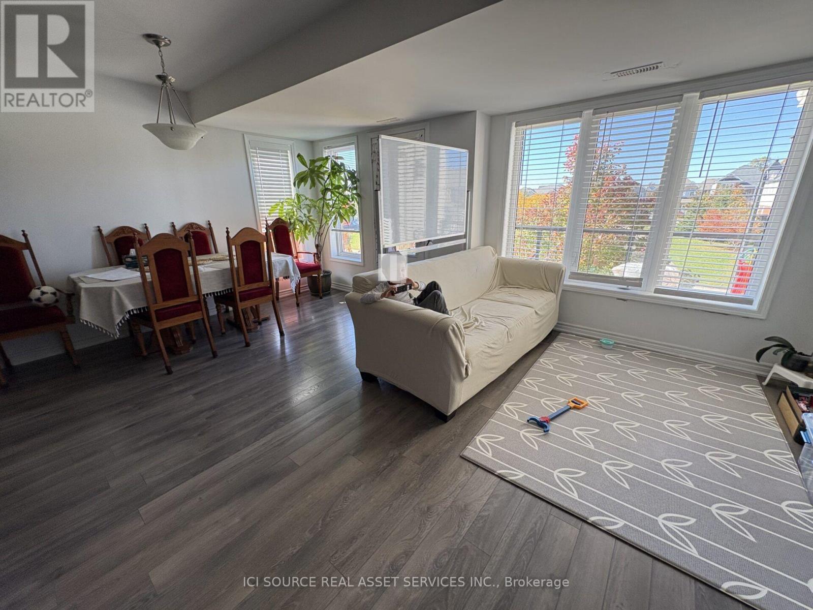 18 Daylily Lane, Kitchener, Ontario  N2R 0L7 - Photo 6 - X14109862
