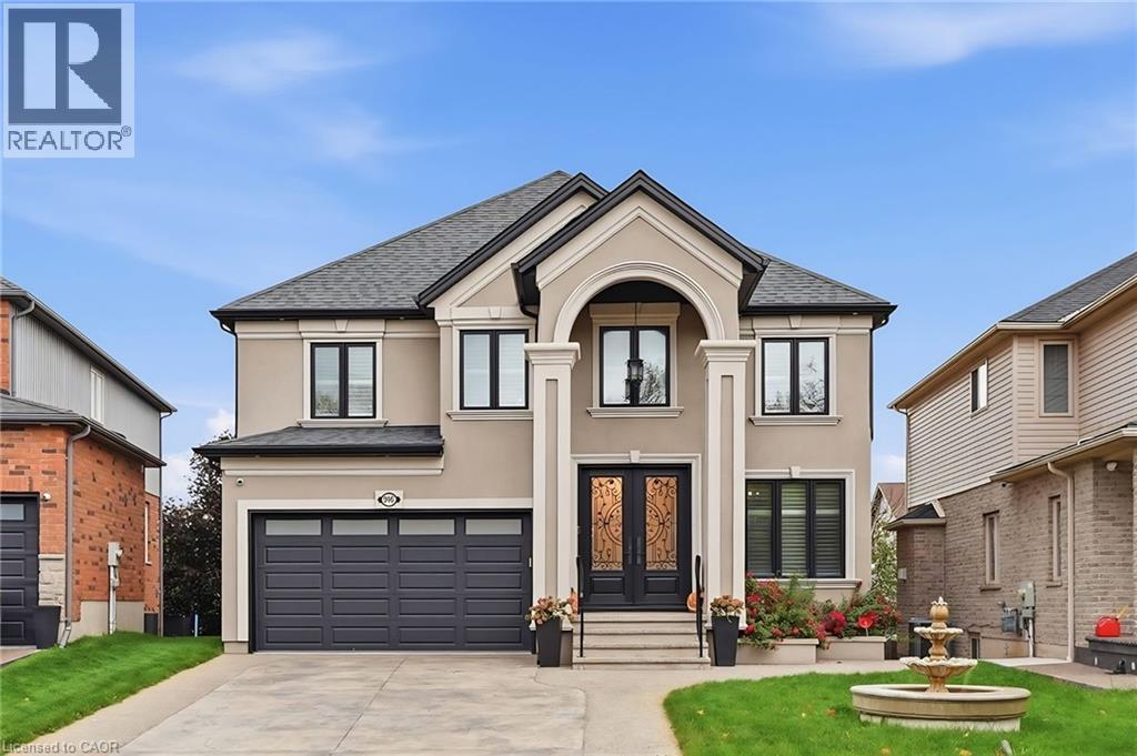 916 FOXBROOK Court, Kitchener, Ontario