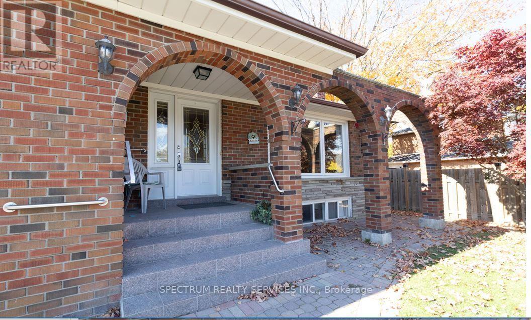 42 Berkham Road, Toronto, Ontario  M1H 2T4 - Photo 2 - E14108866