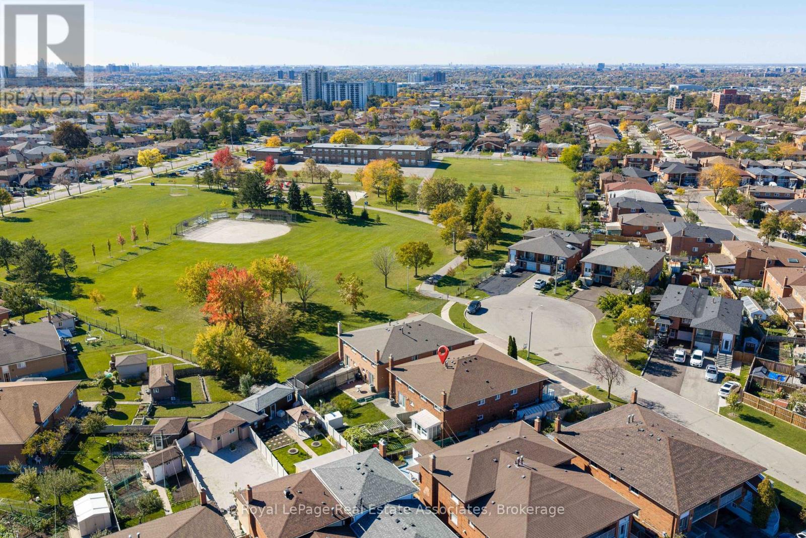 7 Capstan Court, Toronto, Ontario  M3L 2M9 - Photo 2 - W14106646