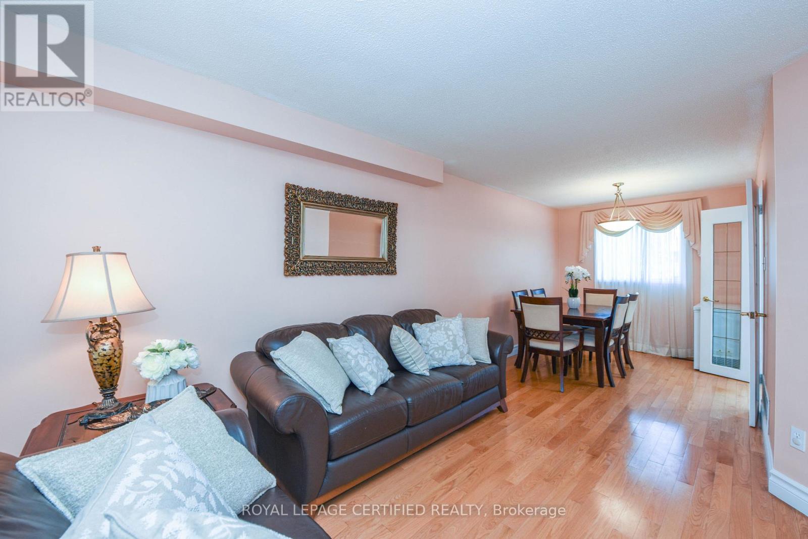 6037 Clover Ridge Crescent, Mississauga, Ontario  L5N 7B4 - Photo 4 - W13874456