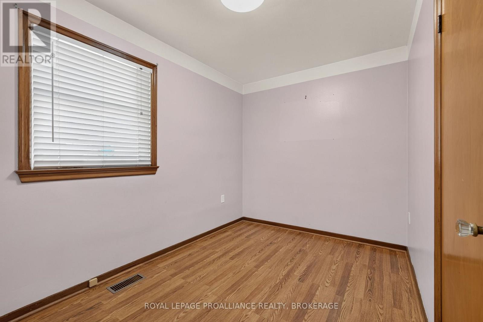 9 Henry Crescent, Loyalist (Amherstview), Ontario  K7N 1G3 - Photo 19 - X14110058
