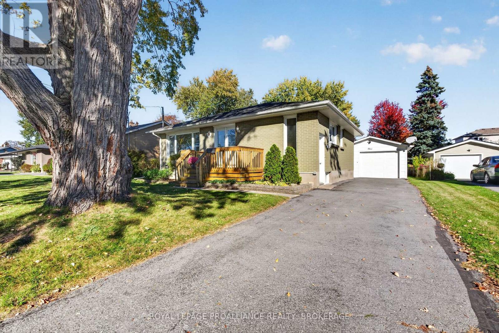 9 Henry Crescent, Loyalist, Ontario K7N 1G3 - Photo 3 - X14110058