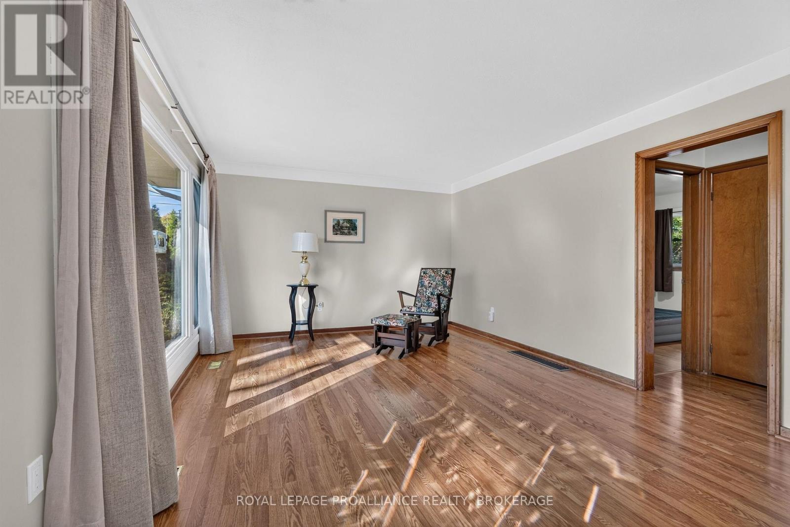 9 Henry Crescent, Loyalist, Ontario K7N 1G3 - Photo 5 - X14110058