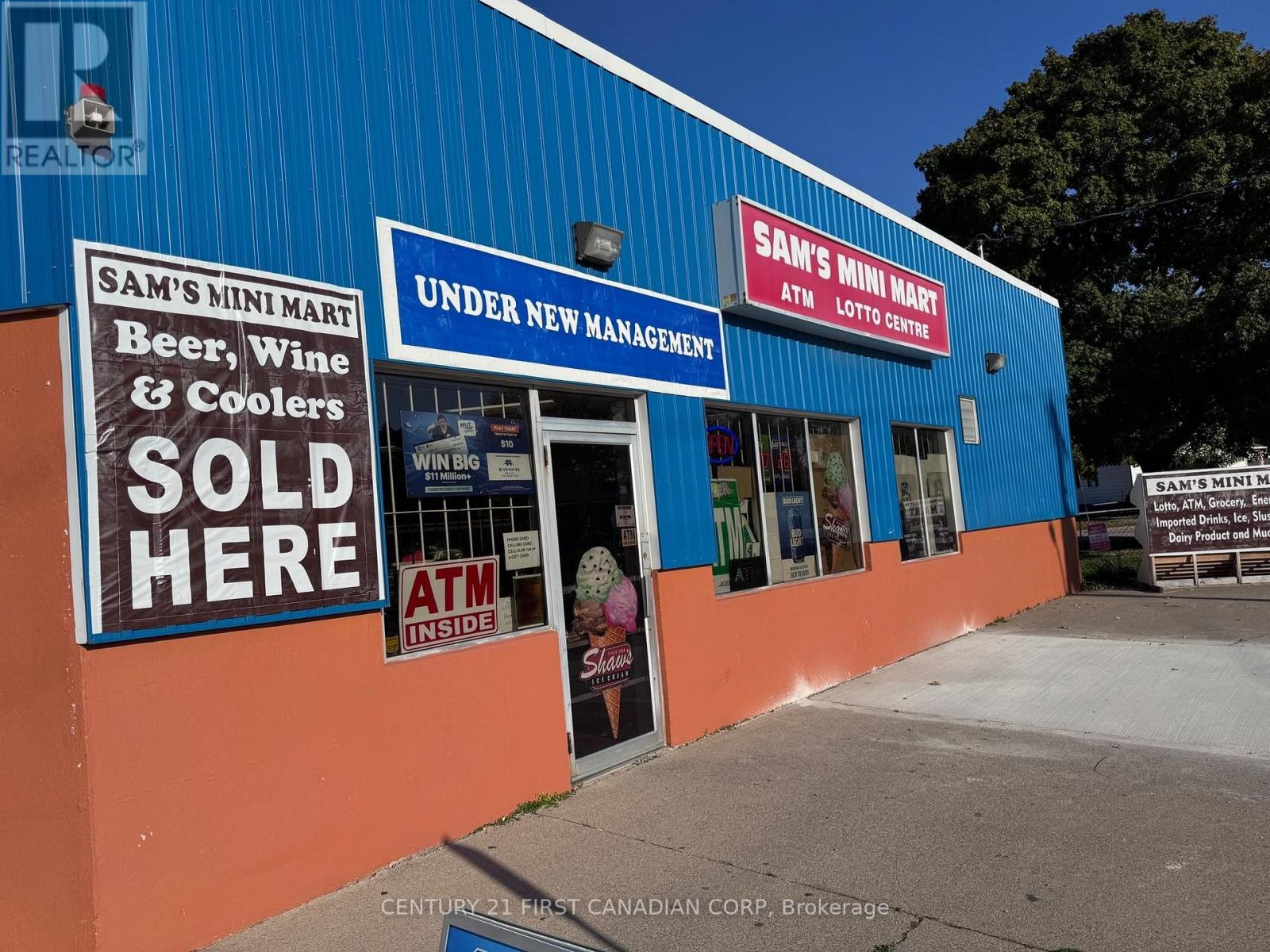 288 Ontario Street, Sarnia, Ontario  N7T 1L7 - Photo 1 - X14110024