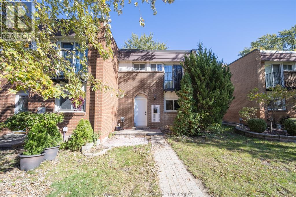 MLS# 26025935: 1858 E GATE ESTATES Unit# 119, Windsor, Canada