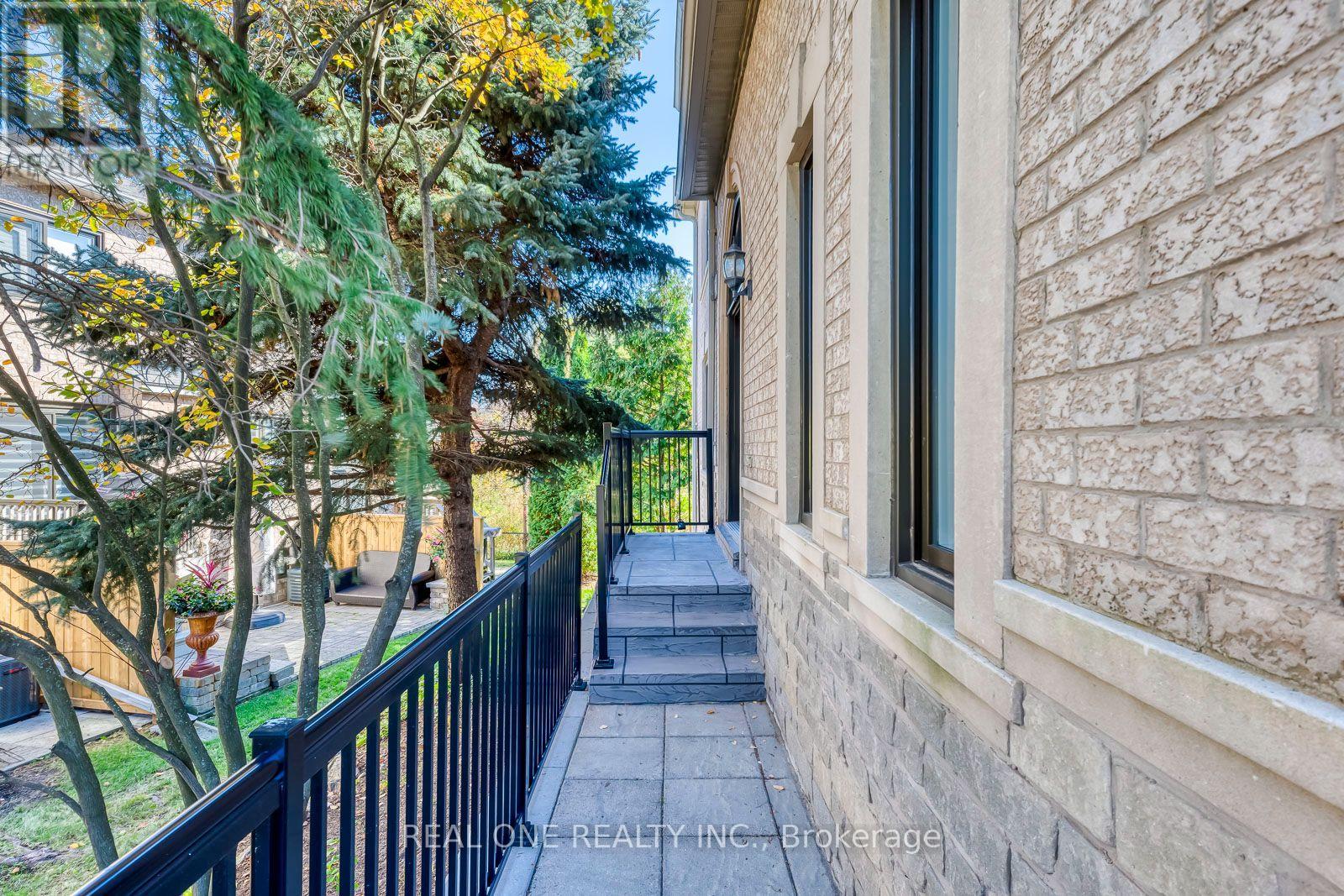 68 - 2250 Rockingham Drive, Oakville, Ontario  L6H 6J3 - Photo 4 - W14105576