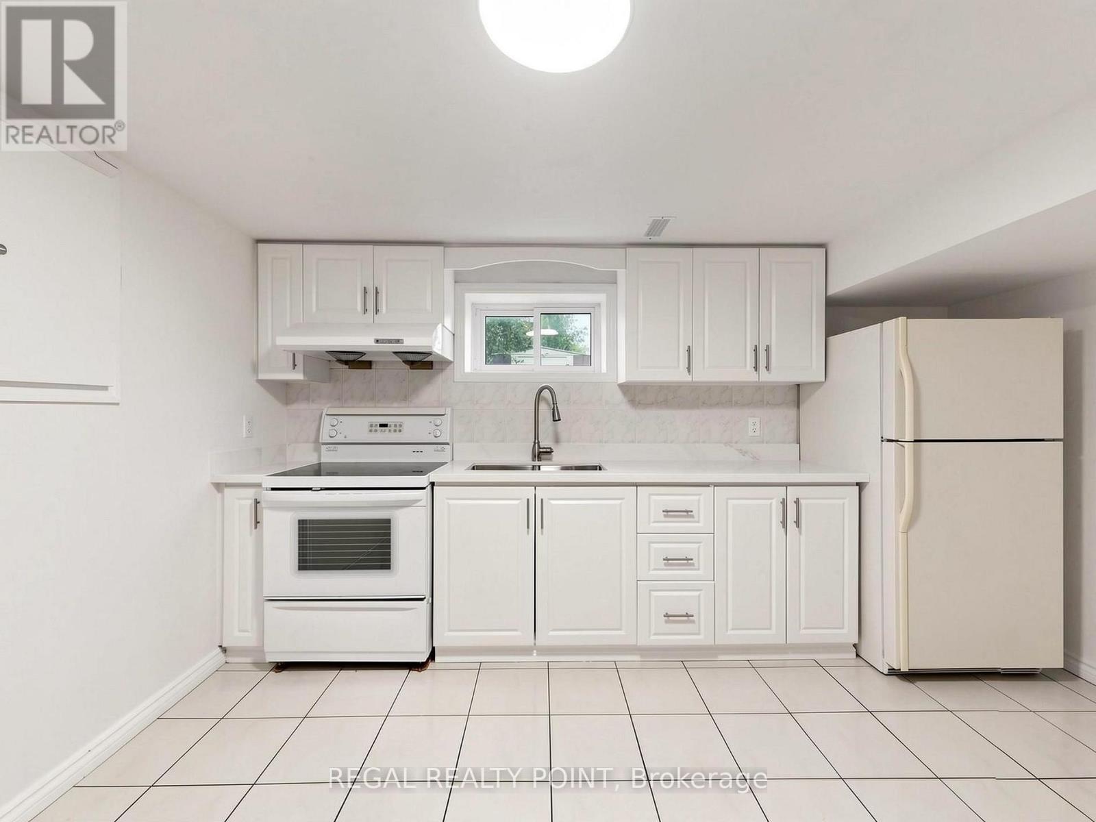 71 Clydesdale Drive, Toronto (Pleasant View), Ontario  M2J 3N3 - Photo 27 - C14110076