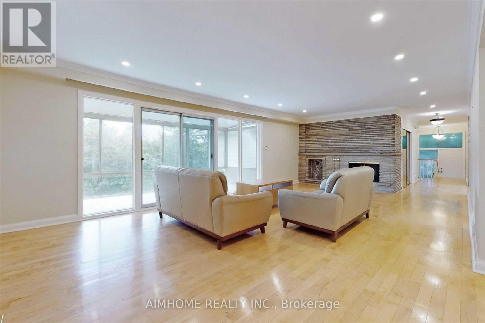 103 Alamosa Drive, Toronto, Ontario  M2J 2N8 - Photo 5 - C14110082