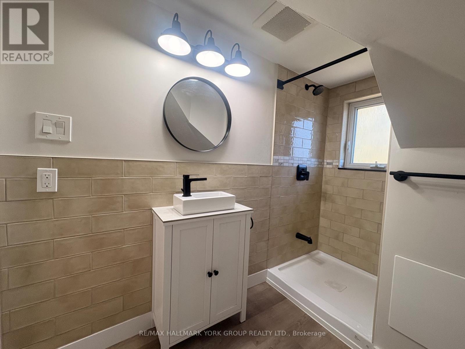 Upper - 137 Rosehill Boulevard, Oshawa, Ontario  L1J 5G8 - Photo 11 - E14110046