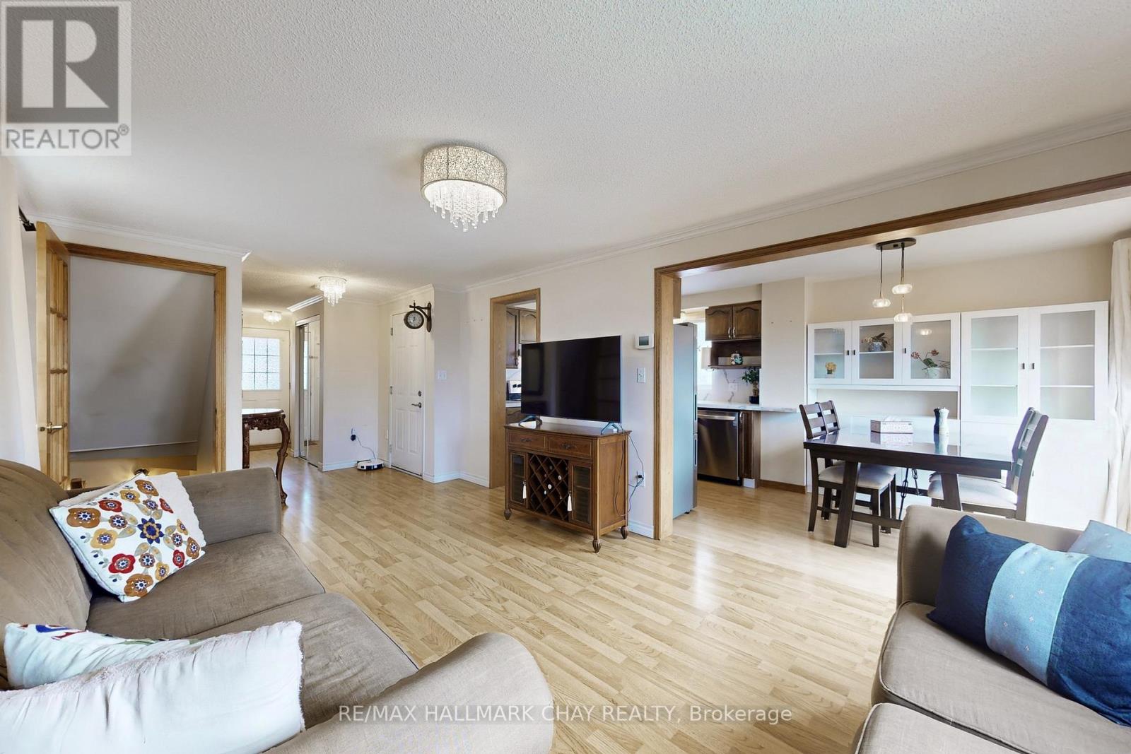 87 Wessenger Drive, Barrie (Holly), Ontario  L4N 8P8 - Photo 7 - S14109940
