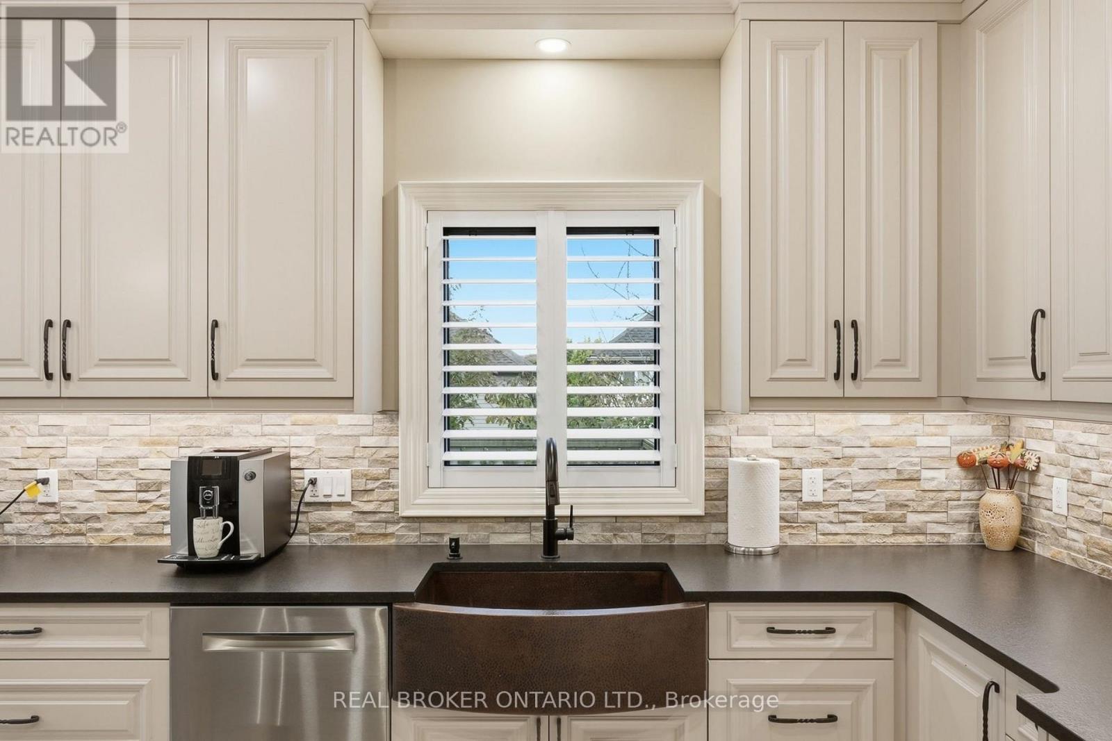 916 Foxbrook Court, Kitchener, Ontario  N2P 2W1 - Photo 17 - X14110116