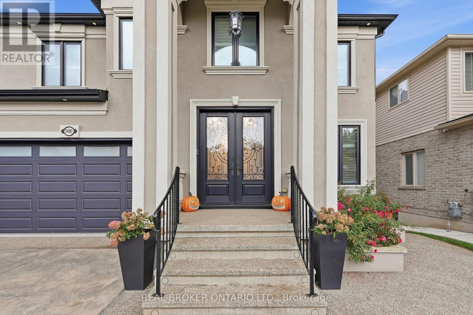 916 Foxbrook Court, Kitchener, Ontario  N2P 2W1 - Photo 5 - X14110116