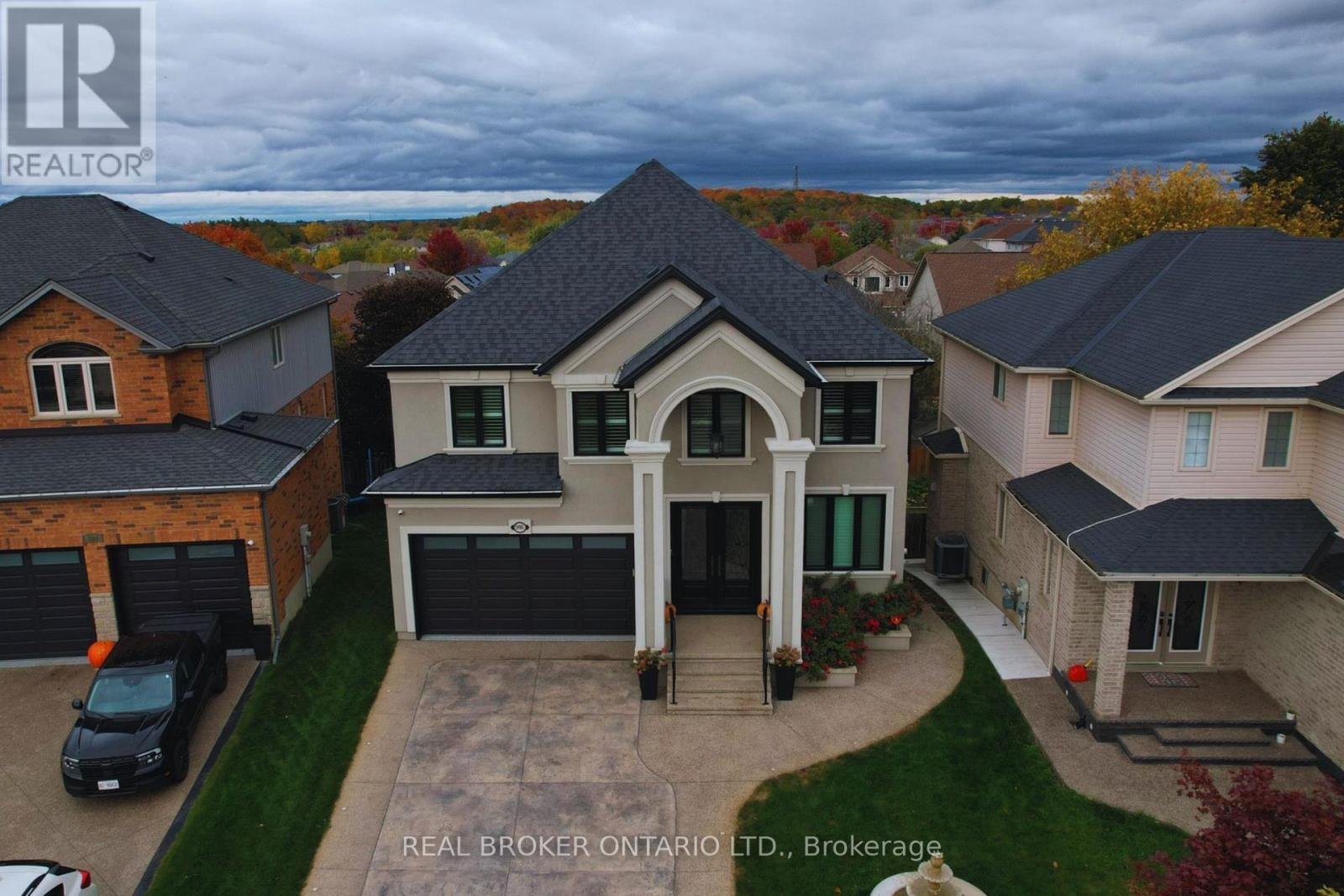 916 Foxbrook Court, Kitchener, Ontario  N2P 2W1 - Photo 6 - X14110116