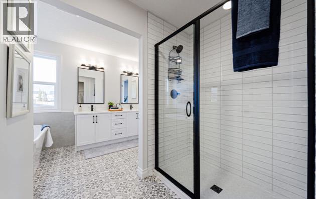 1010 Bayview Crescent SW
