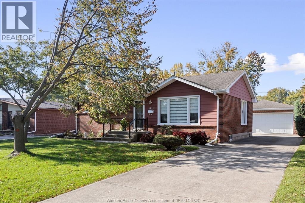 3511 Charlevoix, Windsor, Ontario  N9E 3B4 - Photo 2 - 26026087