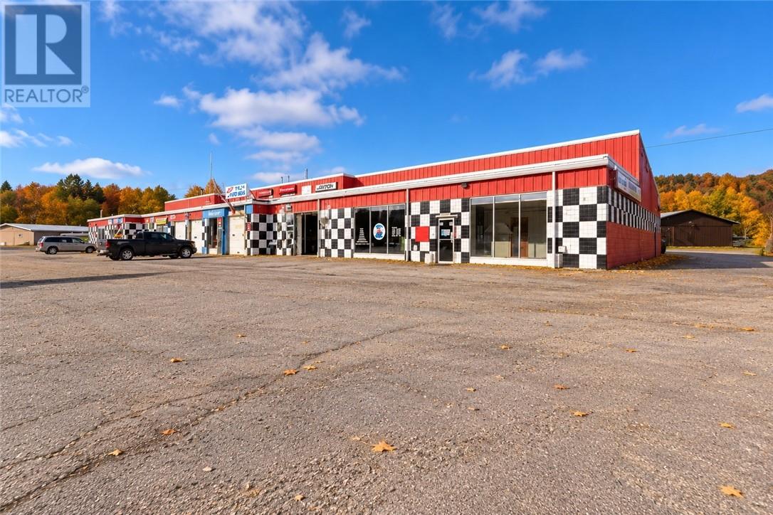 6 Oakland Avenue, Elliot Lake, Ontario