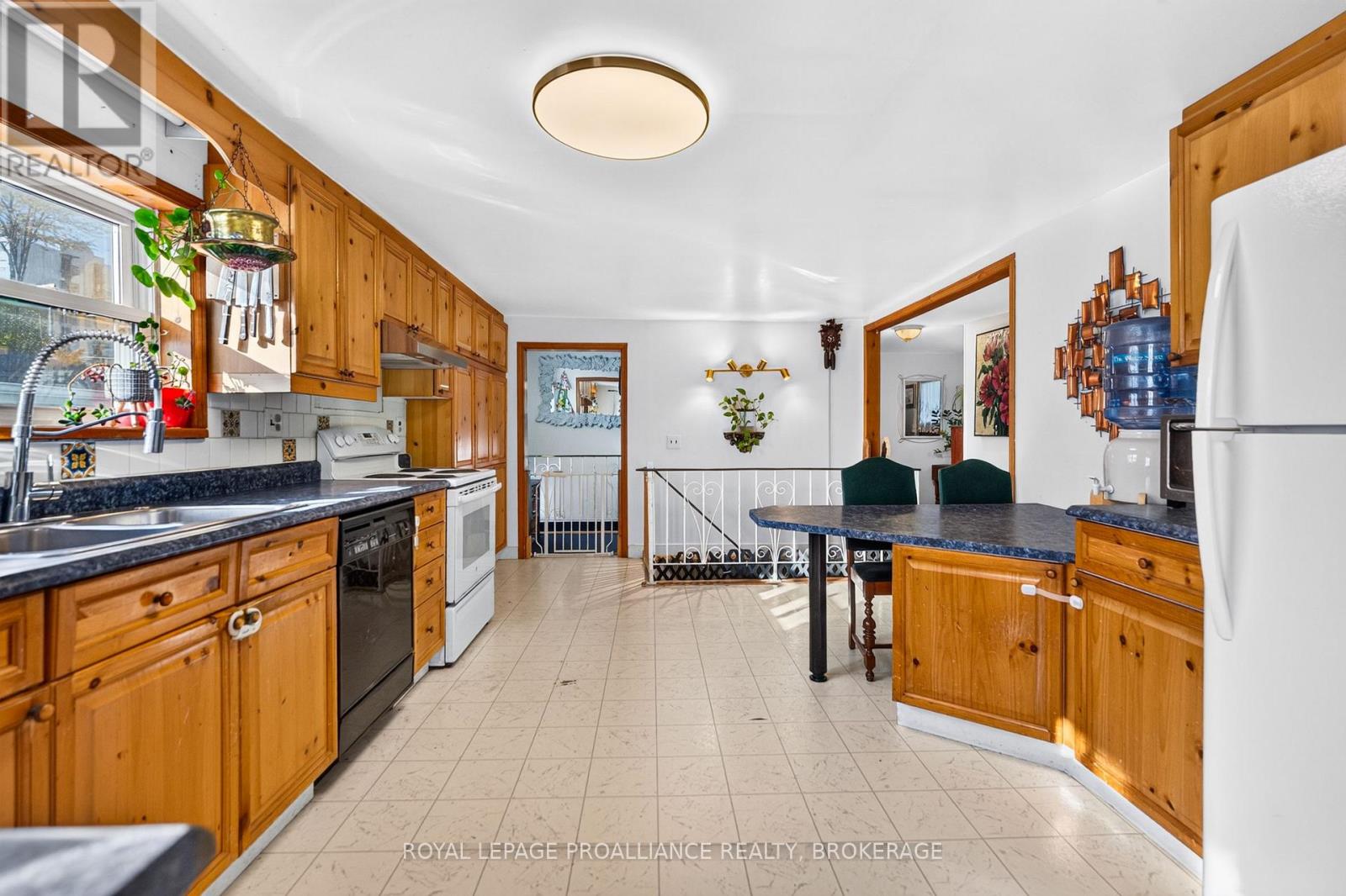 628 Macdonnell Street, Kingston (East Of Sir John A. Blvd), Ontario  K7K 4X3 - Photo 10 - X14110160
