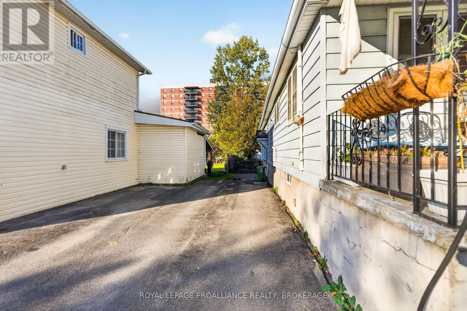 628 Macdonnell Street, Kingston (East Of Sir John A. Blvd), Ontario  K7K 4X3 - Photo 3 - X14110160
