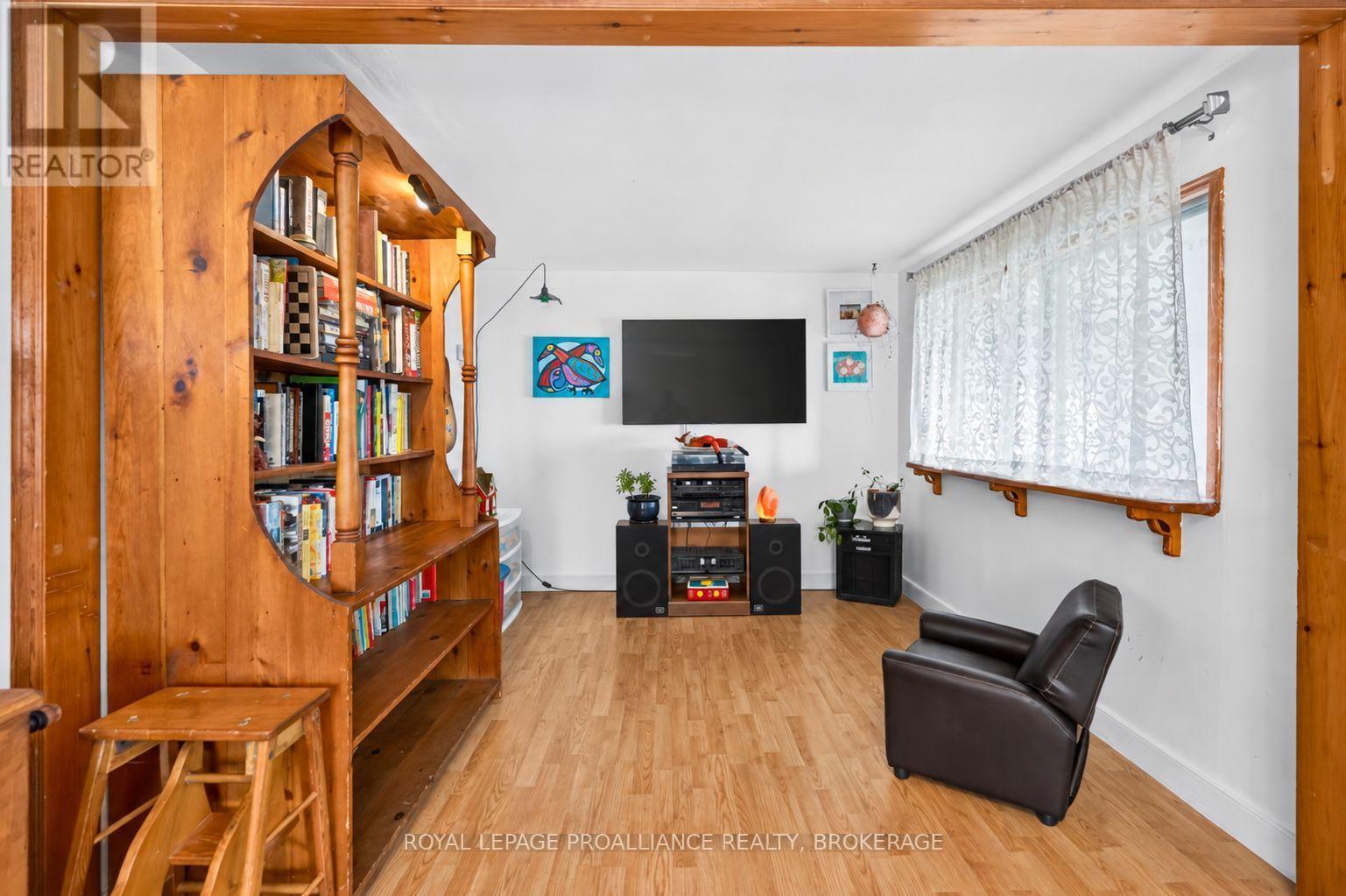 628 Macdonnell Street, Kingston (East Of Sir John A. Blvd), Ontario  K7K 4X3 - Photo 7 - X14110160