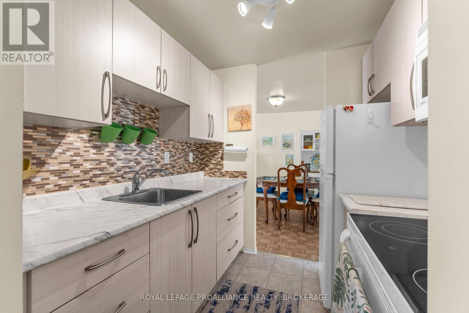 615 - 17 Eldon Hall Place, Kingston (Central City West), Ontario  K7M 7H5 - Photo 8 - X14110336