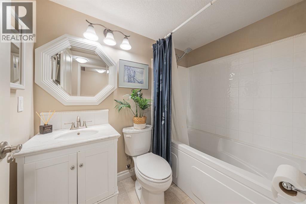 240 Everglade Circle SW, Calgary, Alberta T2Y 4N5 - Photo 39 - A2351224