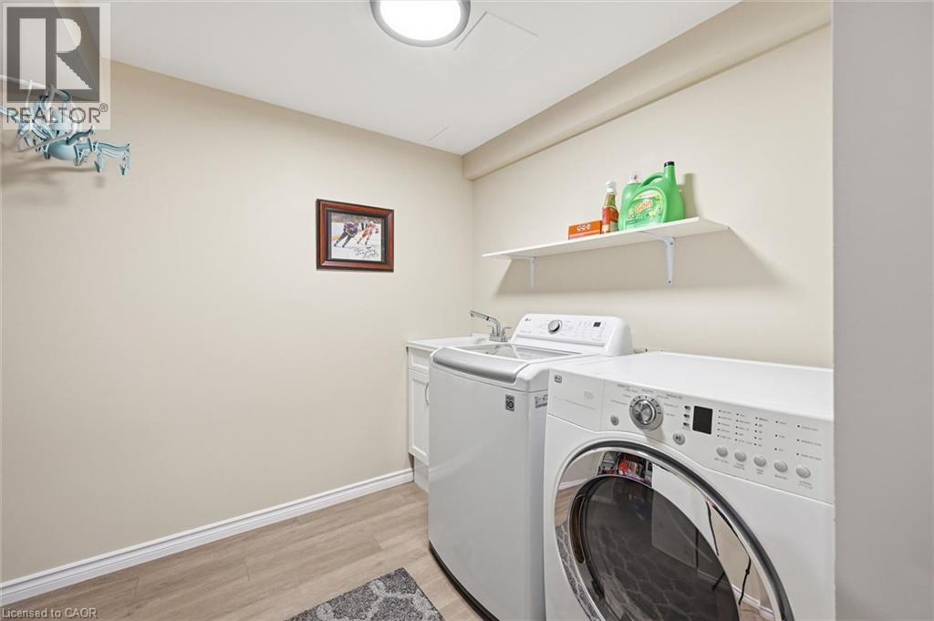 2206 Casselman Court, Burlington, Ontario  L7L 6T7 - Photo 40 - 40873440