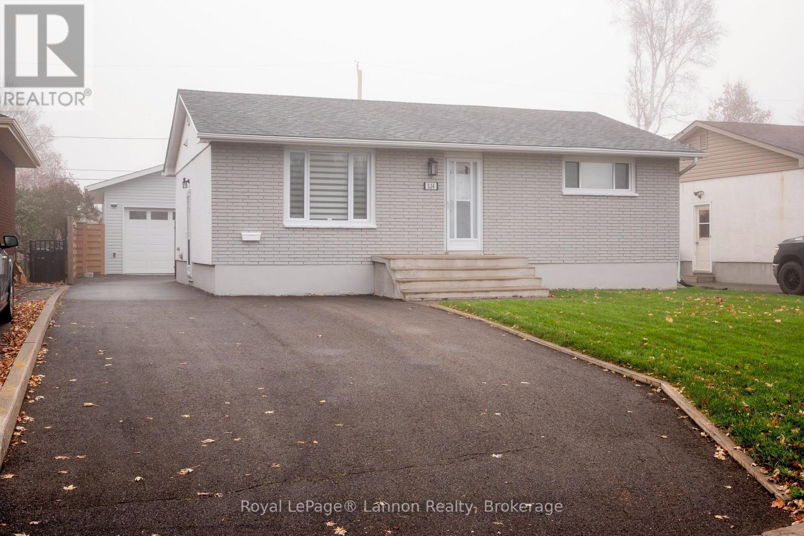 524 WILTSHIRE CRESCENT, Thunder Bay, Ontario