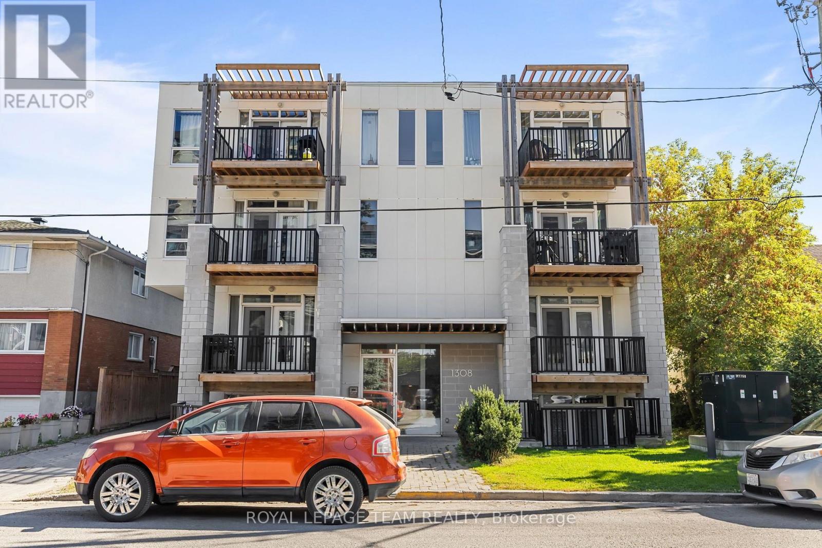 301 - 1308 Thames Street, Ottawa, Ontario  K1Z 7N4 - Photo 1 - X14110346