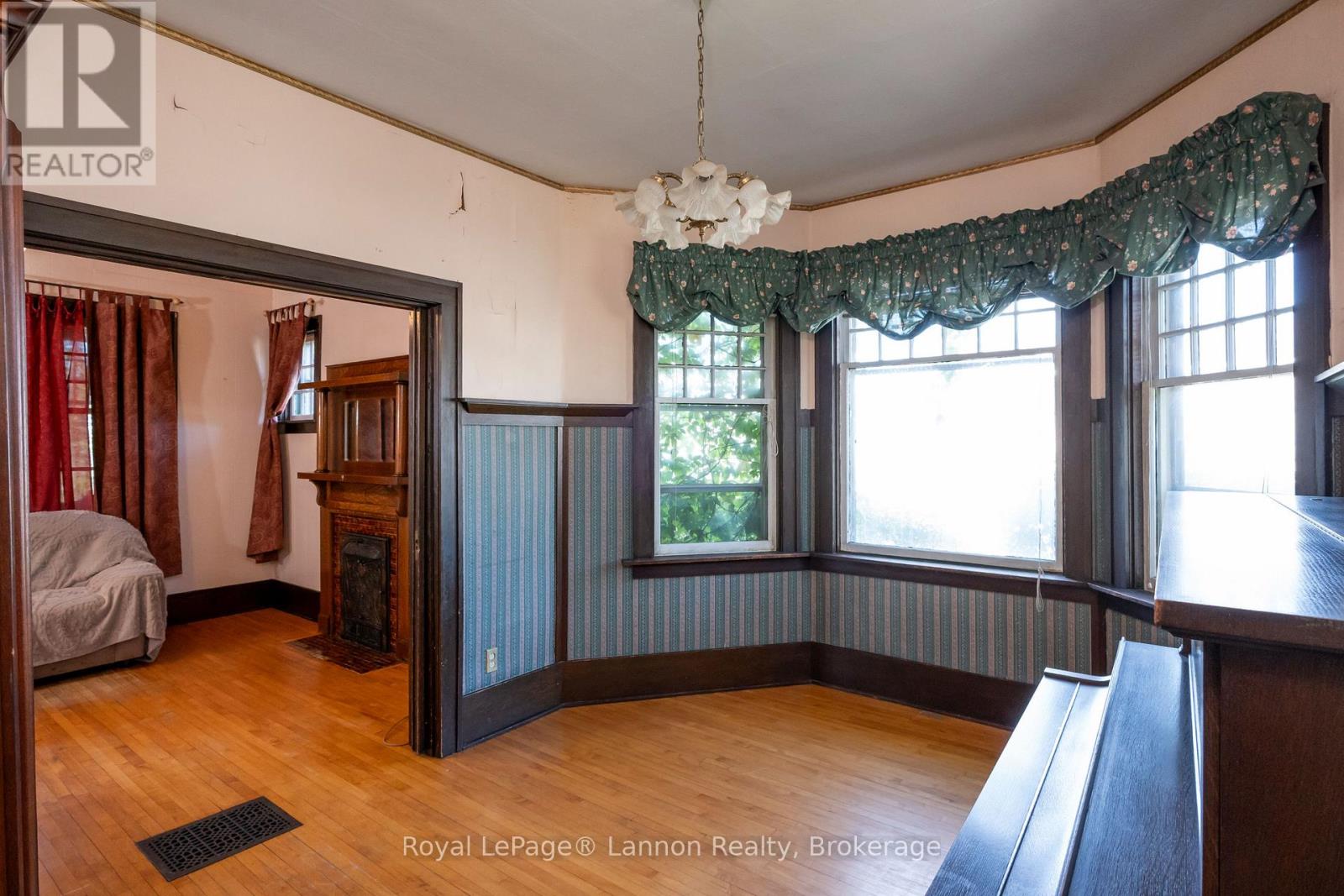 42 Gordon Avenue, Thunder Bay, Ontario  P7A 7C8 - Photo 3 - X14110168