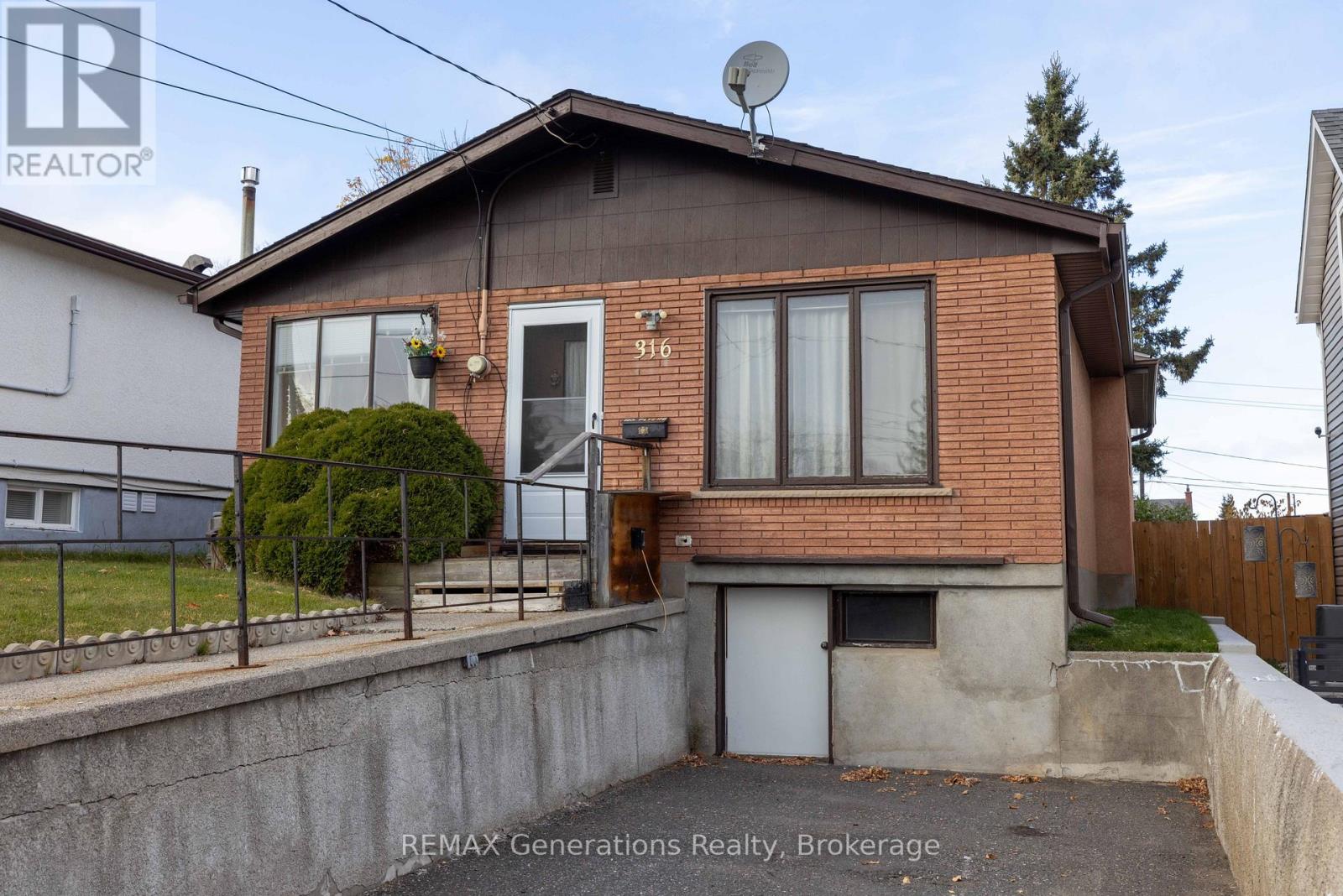 316 Rita Street, Thunder Bay, Ontario  P7A 1H3 - Photo 1 - X14110424