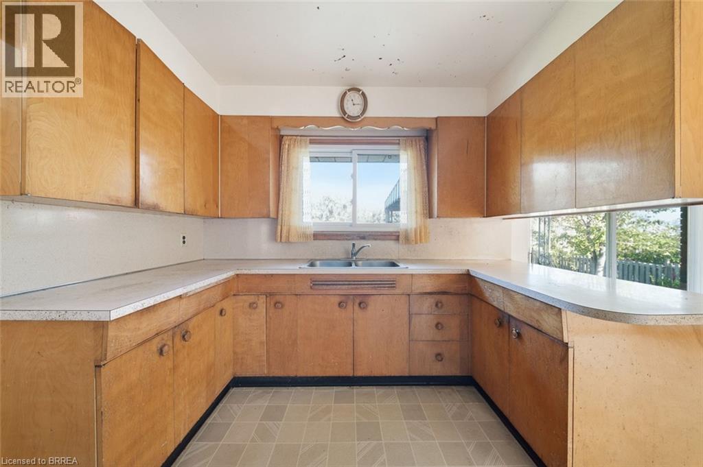 486 Chatham Street, Brantford, Ontario  N3S 4J9 - Photo 11 - 40870556