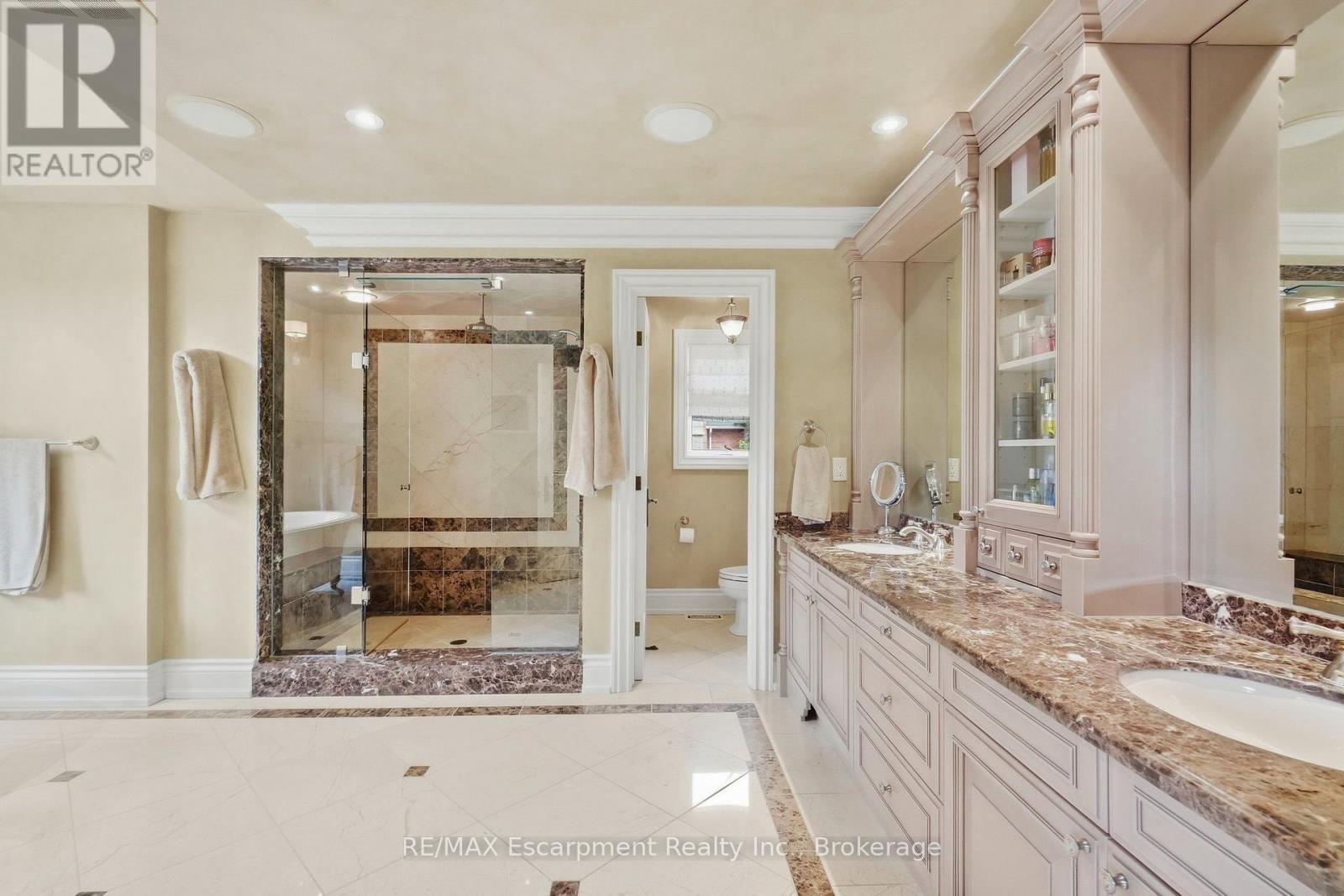 254 Donessle Drive, Oakville, Ontario  L6J 3Y6 - Photo 24 - W14110352