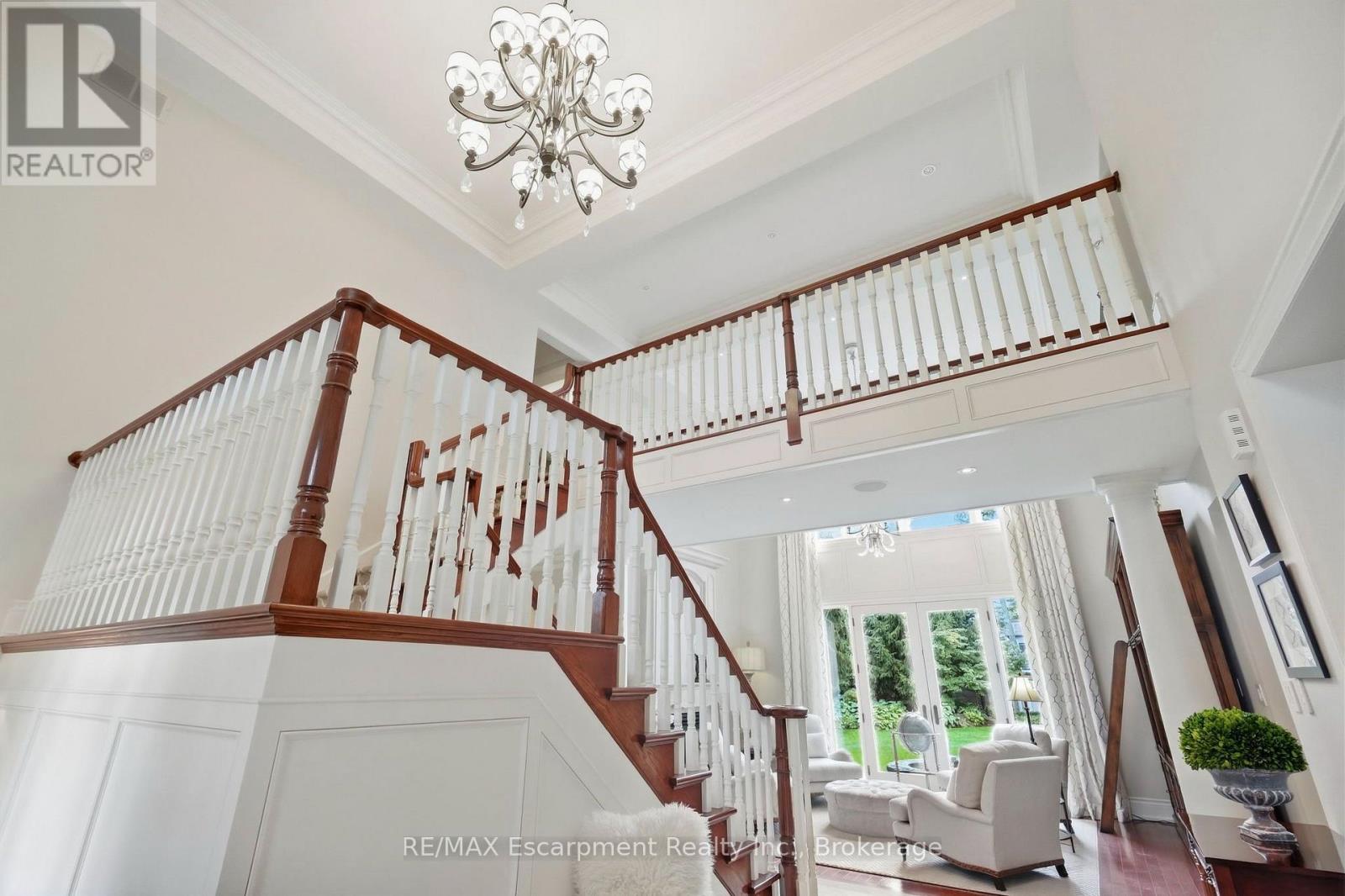 254 Donessle Drive, Oakville, Ontario  L6J 3Y6 - Photo 5 - W14110352