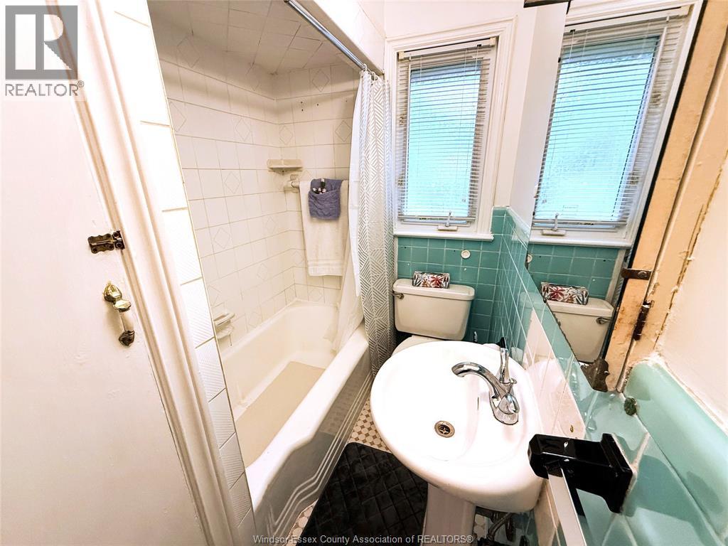 3168 Church, Windsor, Ontario  N9E 1V1 - Photo 13 - 26026082