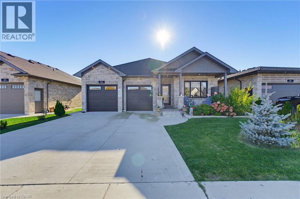 24 WINCHESTER Crescent, Listowel, Ontario