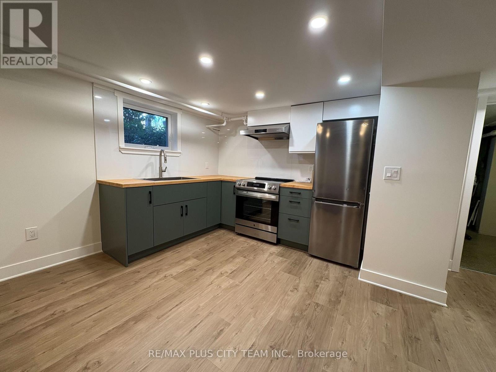 10 - 3835 Bathurst Street, Toronto, Ontario  M3H 3N1 - Photo 2 - C14110260
